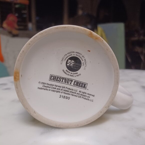 Chestnut Creek Mug Red Barn with Black & White Cows Vintage 2004 - Picture 4 of 4